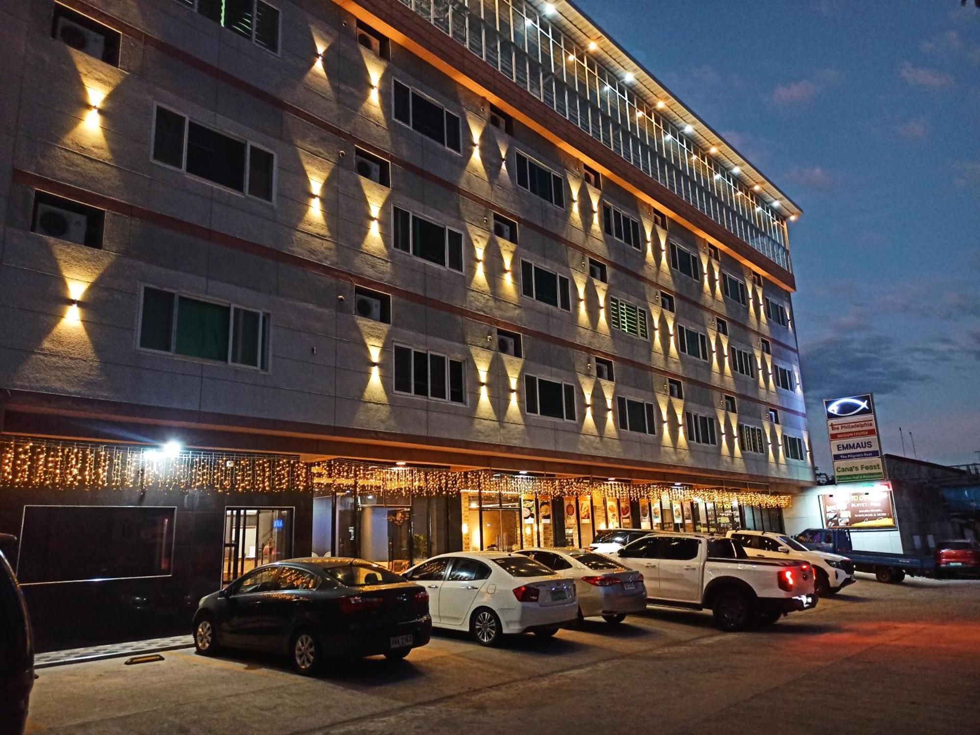 Emmaus Condotel Angeles Exterior foto